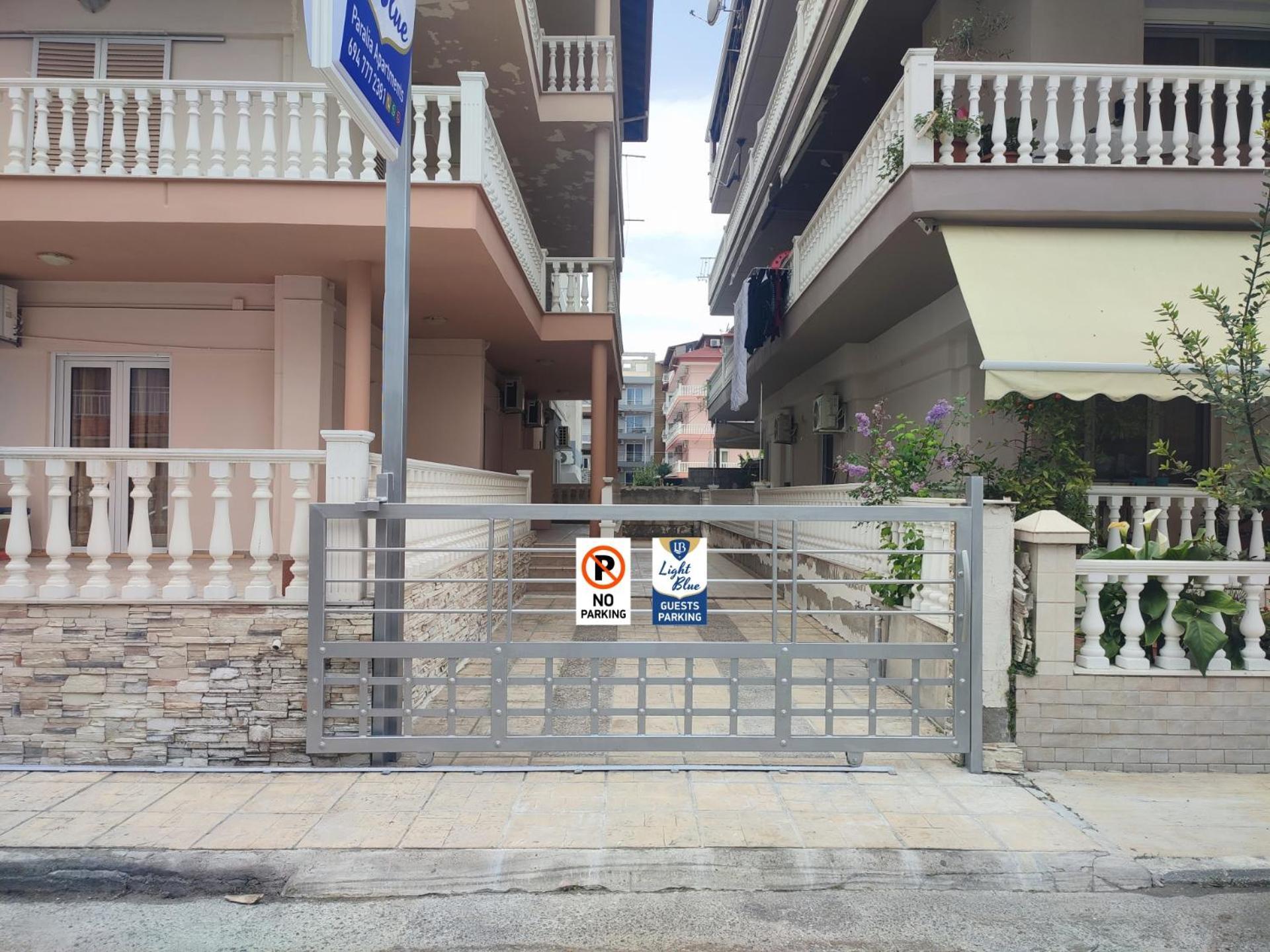 Light Blue Paralia Apartments Екстериор снимка