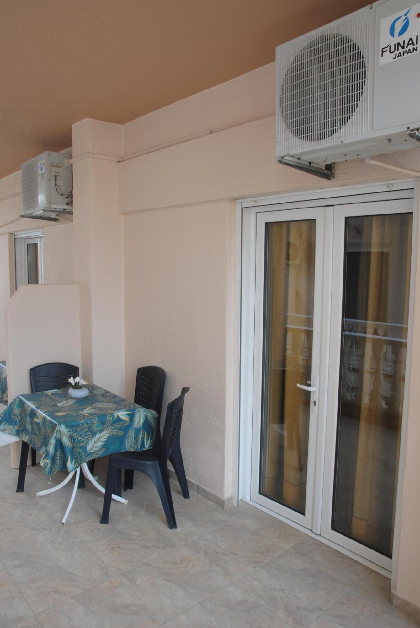 Light Blue Paralia Apartments Екстериор снимка