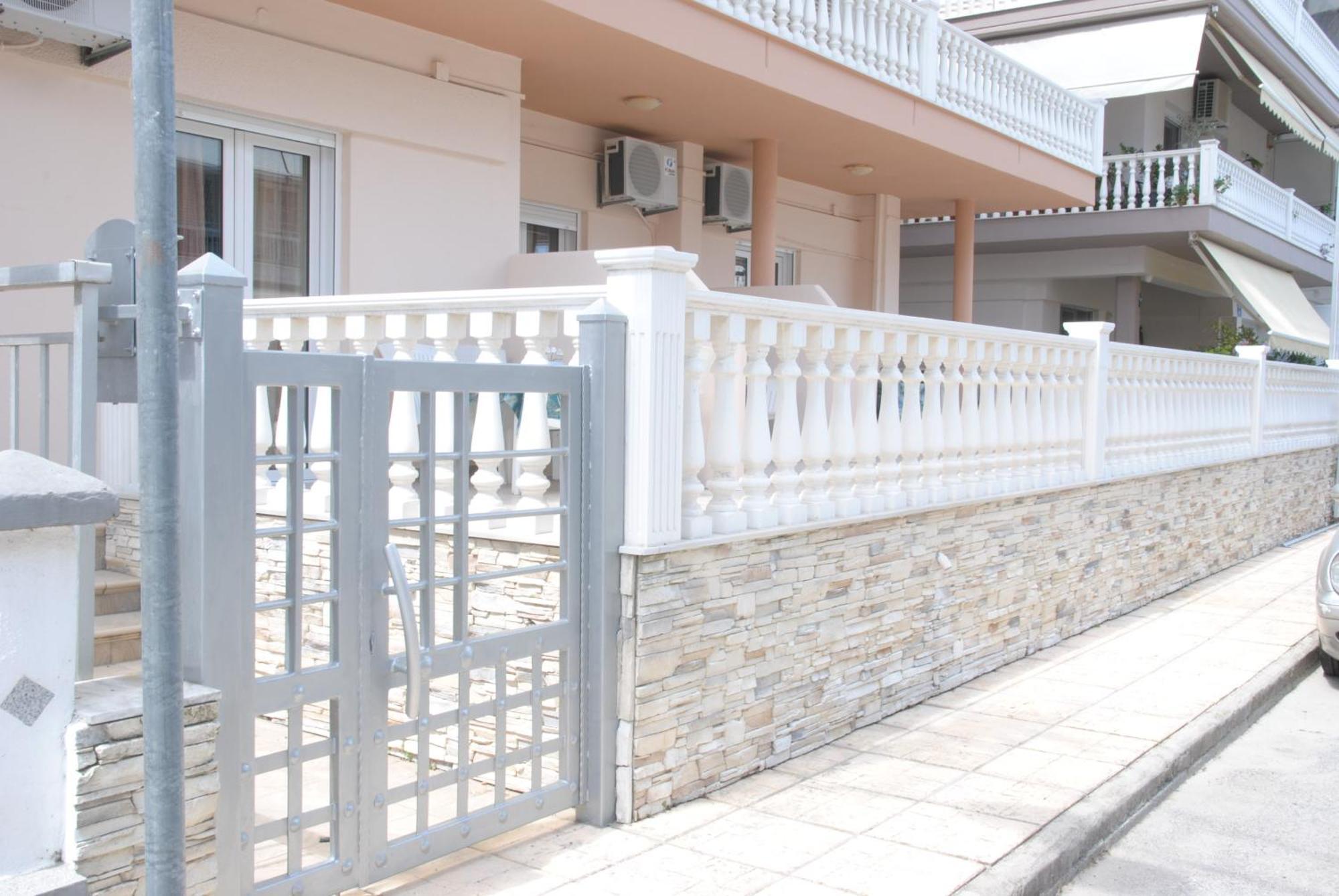 Light Blue Paralia Apartments Екстериор снимка