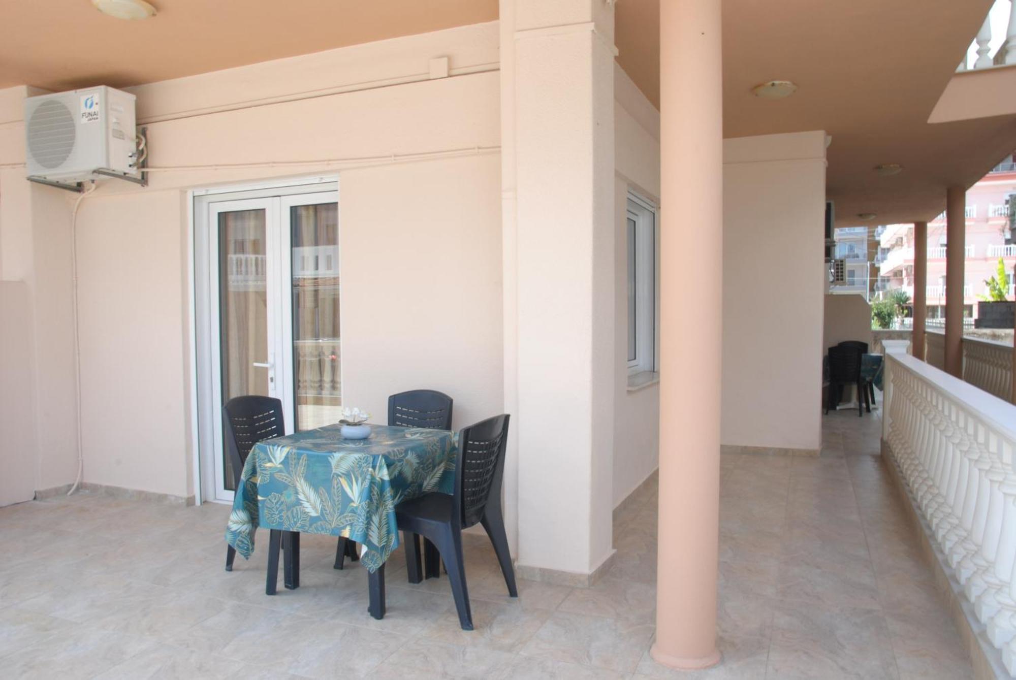 Light Blue Paralia Apartments Екстериор снимка