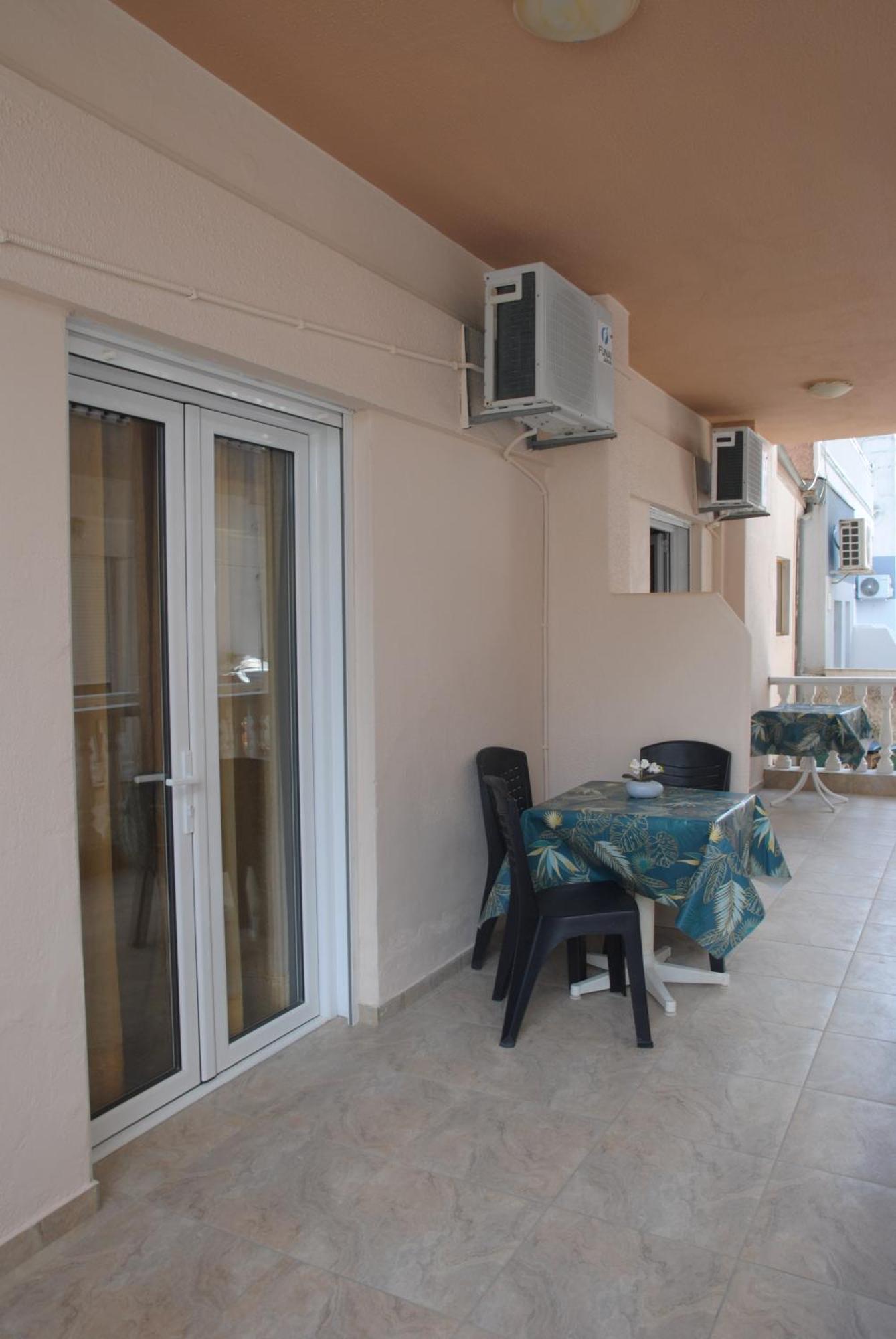 Light Blue Paralia Apartments Екстериор снимка
