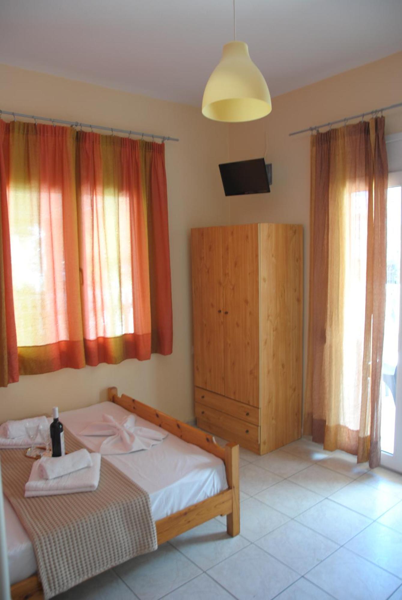 Light Blue Paralia Apartments Екстериор снимка