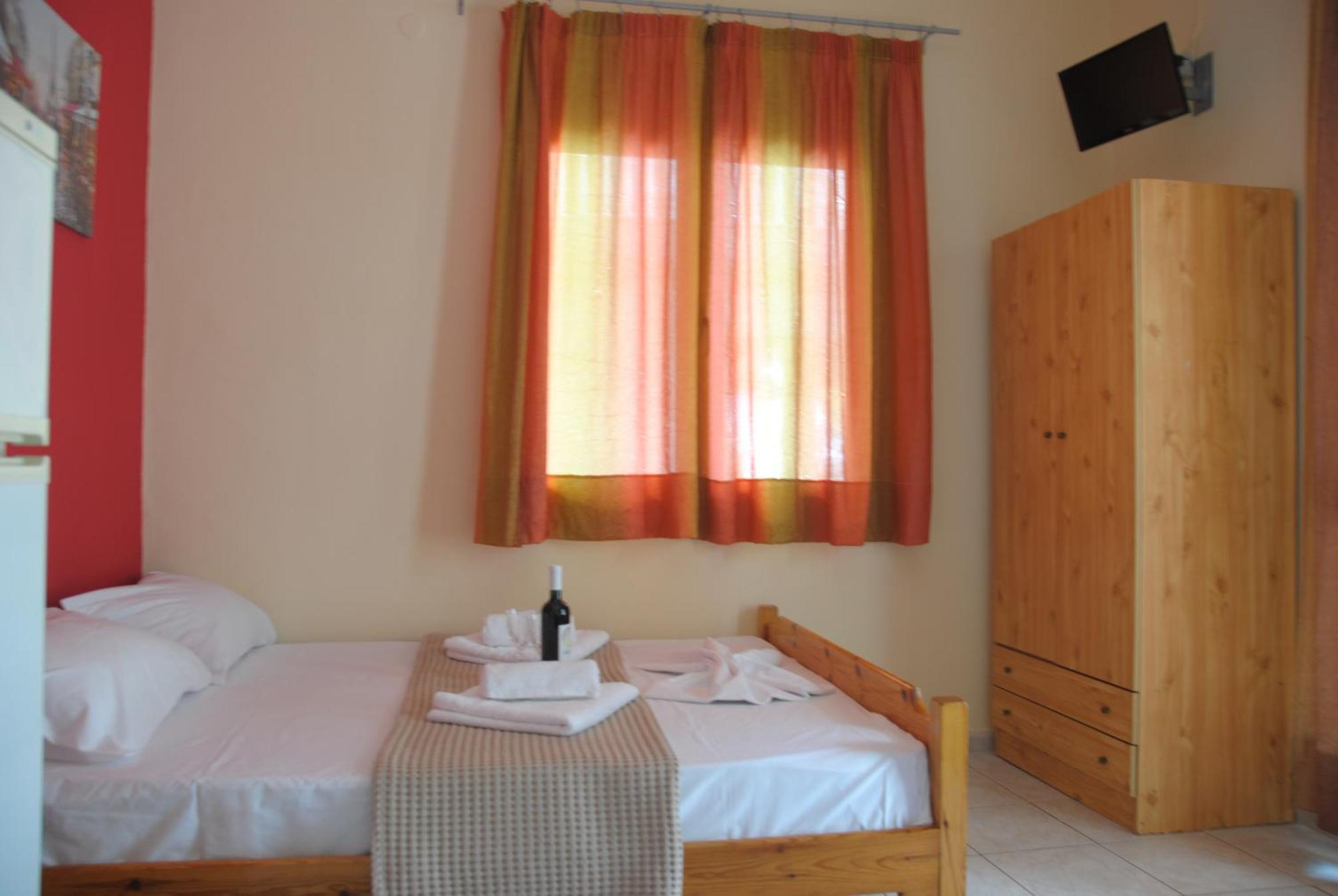 Light Blue Paralia Apartments Екстериор снимка