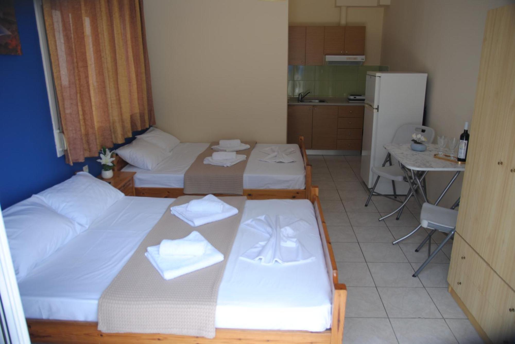 Light Blue Paralia Apartments Екстериор снимка